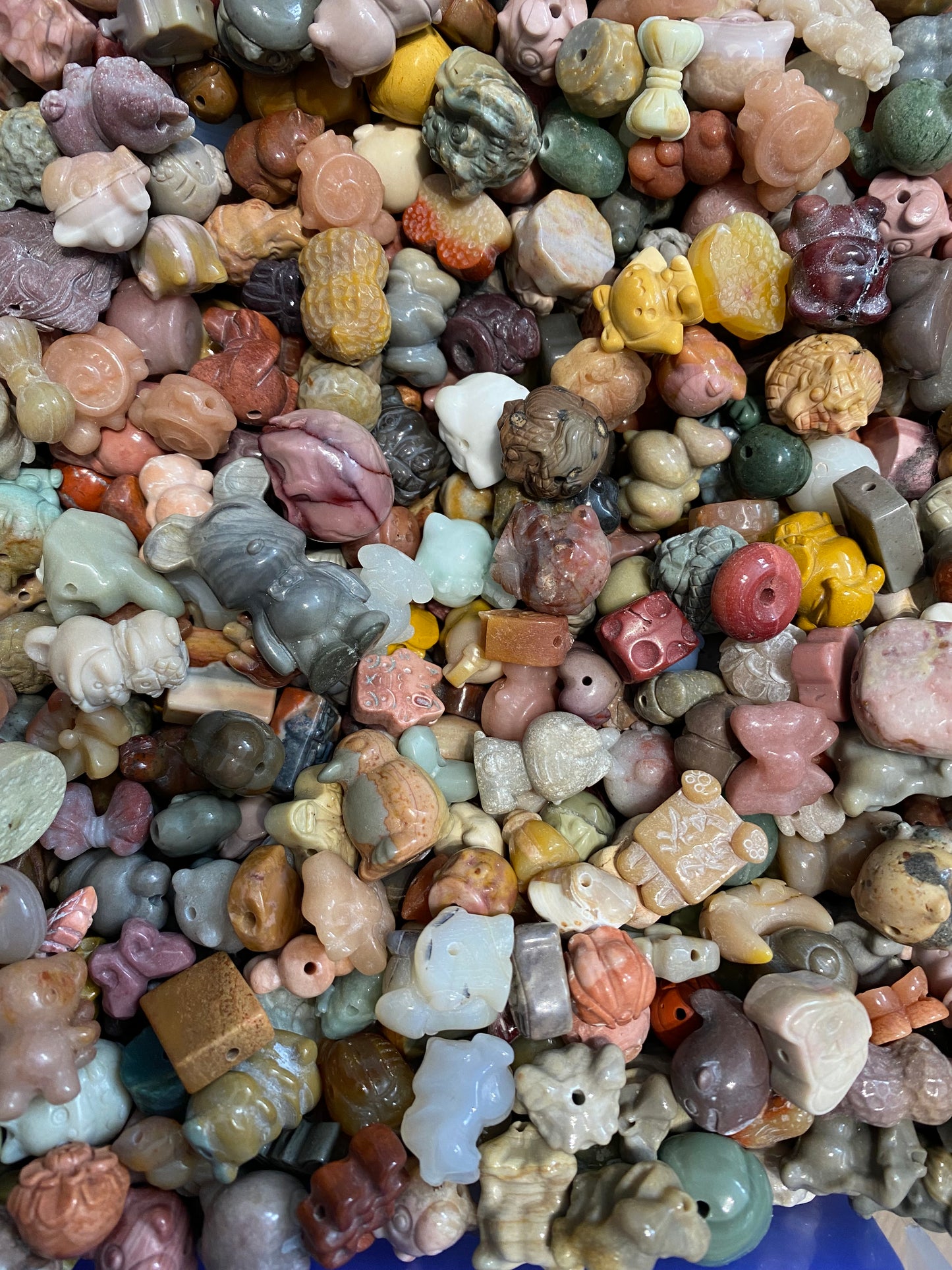 A La Shan Carving Charms (Mix Shapes)