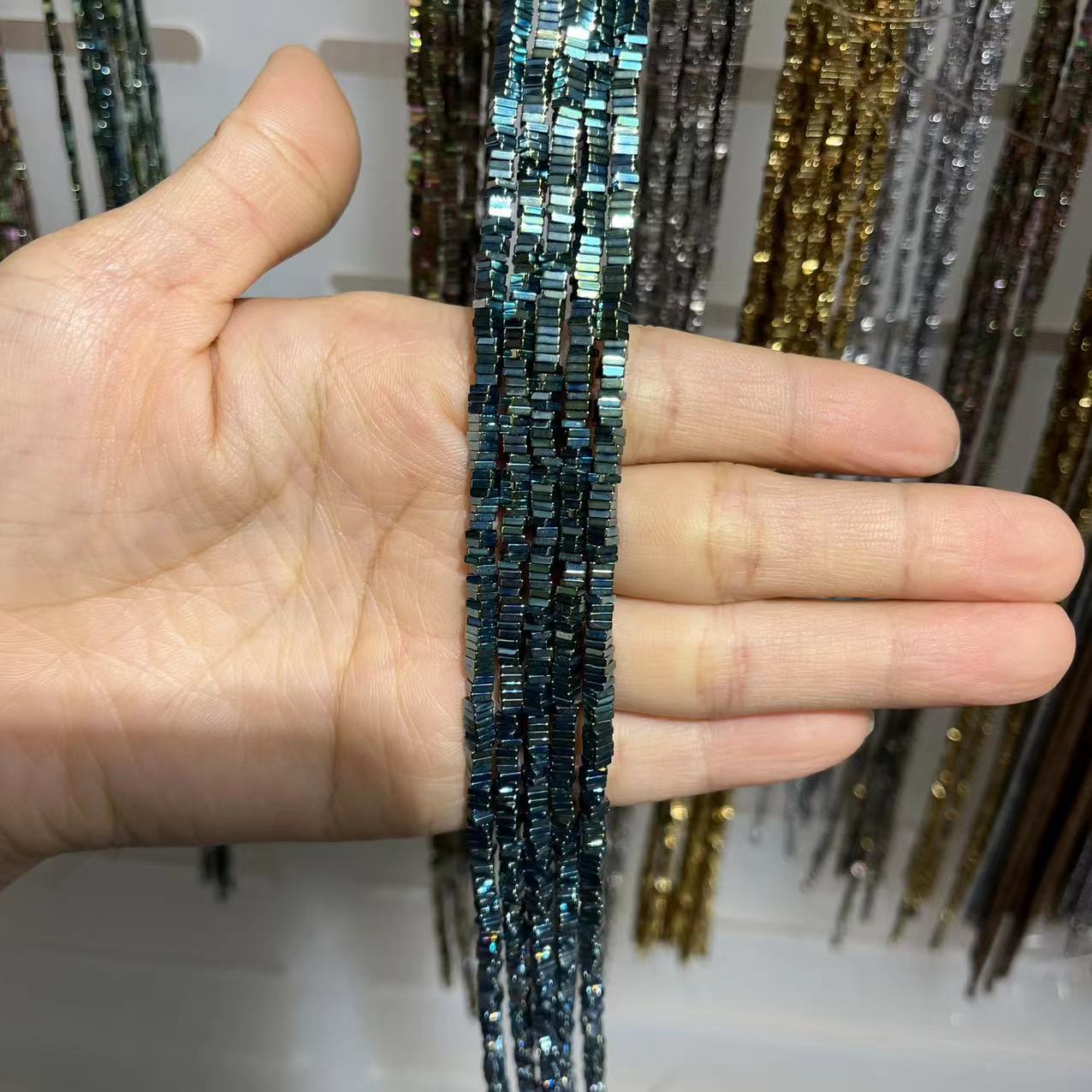 Hematite Disk Square15'' Strand 1x2/1x3MM